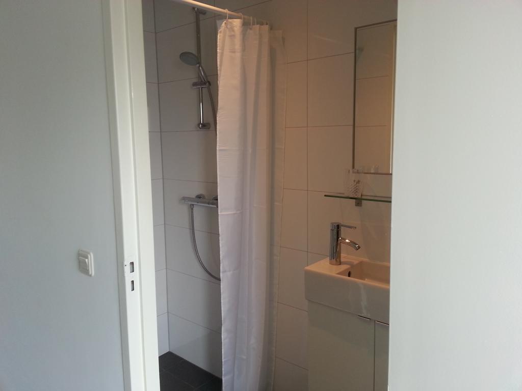 'T Kistje Bed By The Sea Apartment Koudekerke Room photo